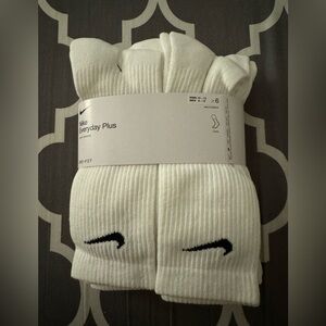 Nike Dri-FIT Everyday Plus Cushioned Training Crew Socks 6 Pack White